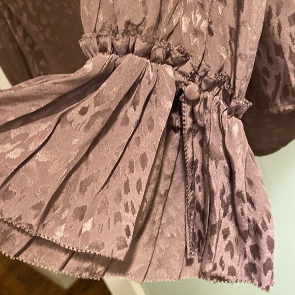 Paige 100% silk blouse - Picture 3 of 9